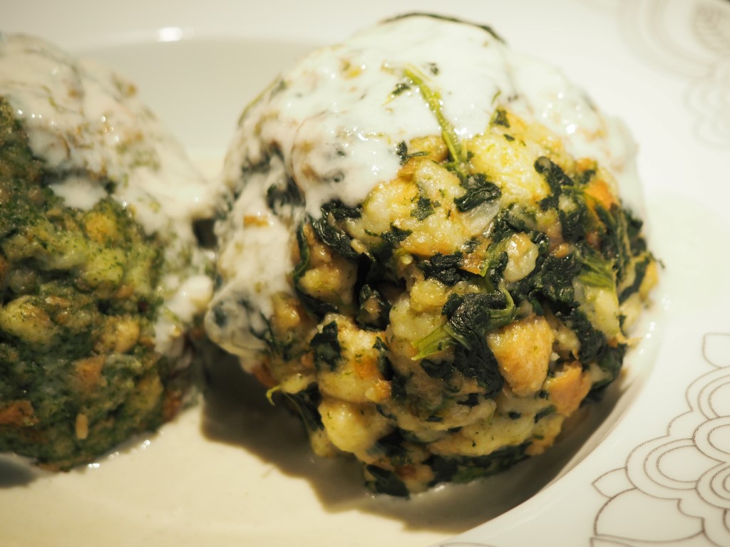 Spinatknödel (mit Blattspinat) – papakocht